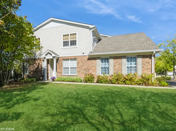 11 Christie Ct #11, Algonquin, IL 60102