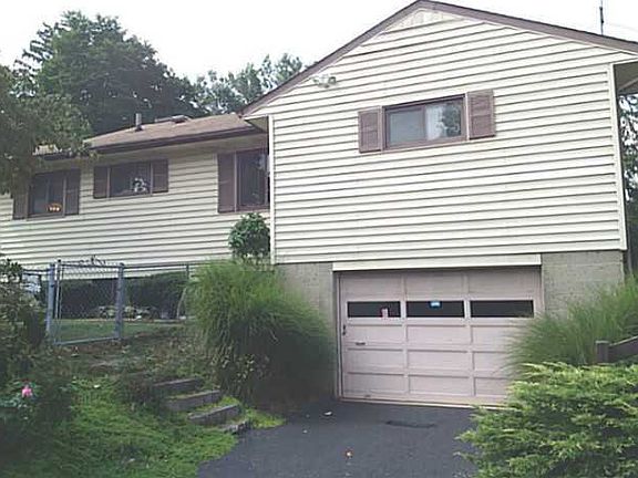 4th image of 7574 Burkey Dr