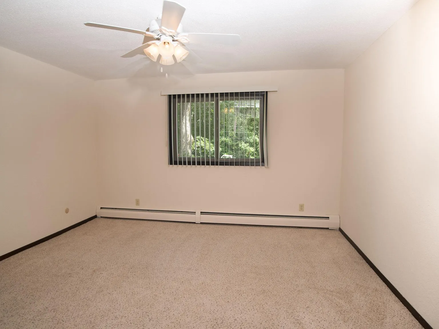 Lauderdale Hollows Apartments — Photo 2
