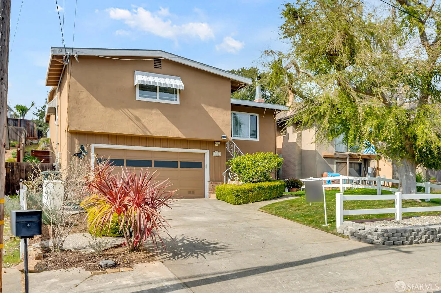 2412 Casa Bona Ave photo 1