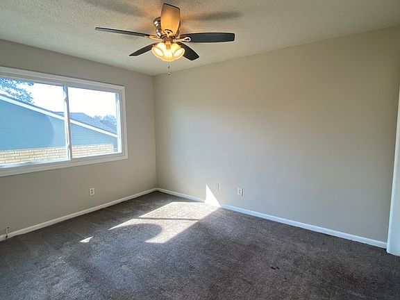 4th image of 900 Elder Ln #5