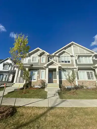 3 bed, 2.5 bath, 1400 sqft, $1,895 — Photo 2