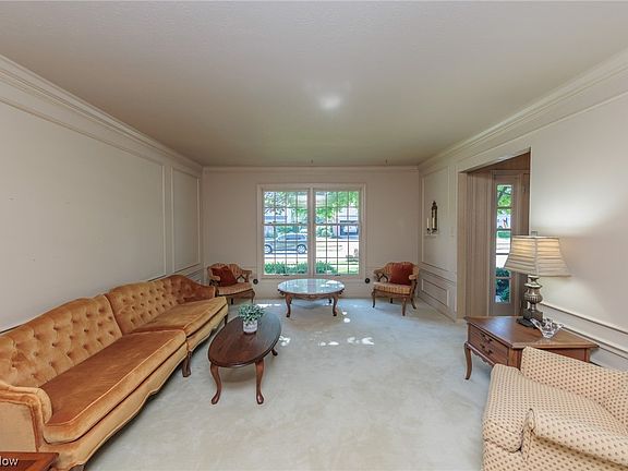 4th image of 2748 Kingsbury Dr