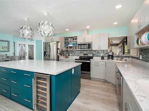 3rd image of 1273 Camelot Ct