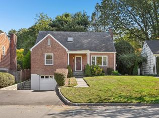71 Tamarack Rd, Port Chester, NY 10573
