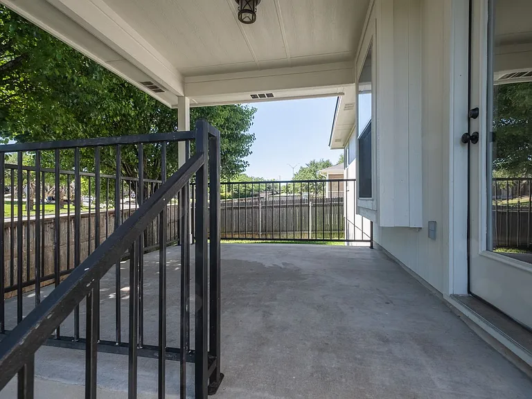 645 Fort Thomas Pl — Photo 25