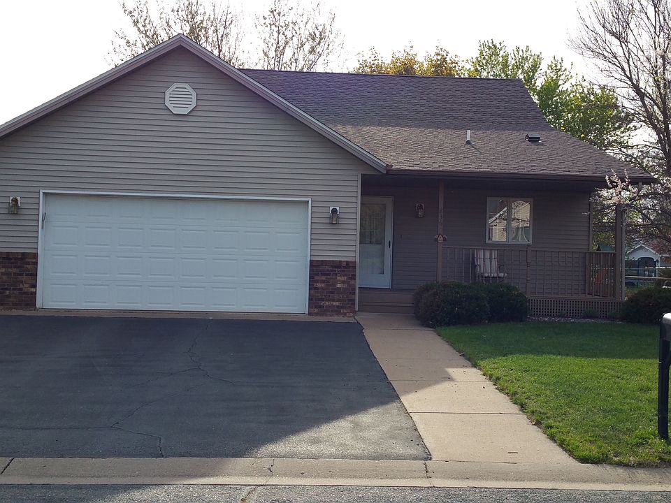 2nd image of 836 Oak Ct