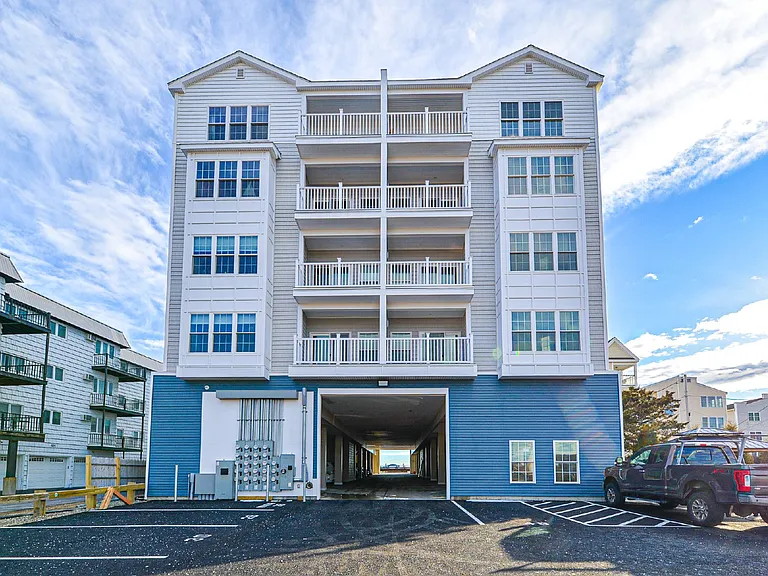 435 Ocean Blvd #205 — Photo 31