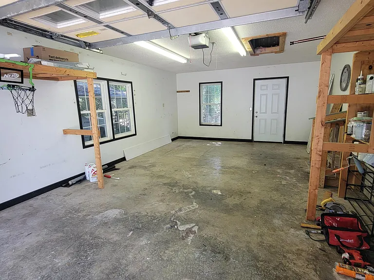 393 E Wood Ln — Photo 14