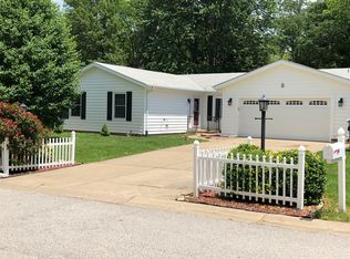 3 Oak Terrace Dr, Saint Peters, MO 63376