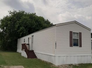 8334 Montgomery Cir, San Antonio, TX 78239