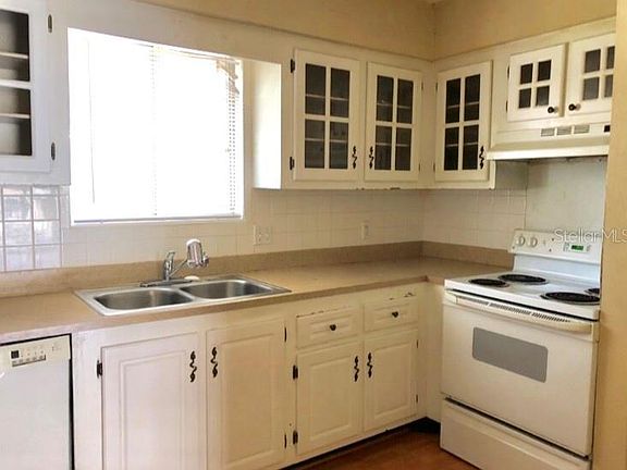 4th image of 4102 Cortez Dr APT D