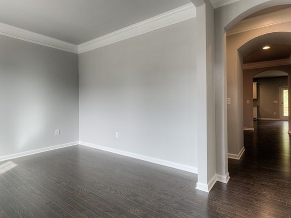 4th image of 306 Aldene Ct