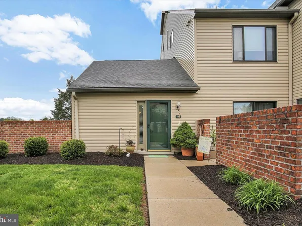 609 Cherrington Dr, Harrisburg, PA 17110