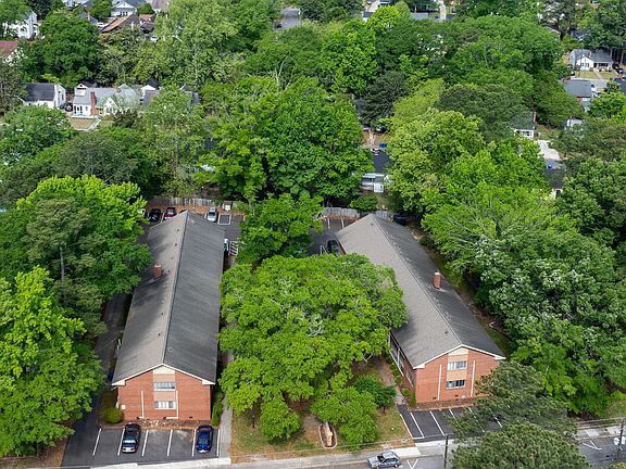 5th image of 208 S Elm St #2