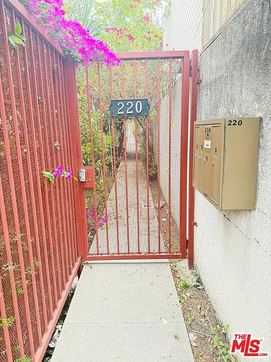1 bed, 1.0 bath, 500 sqft, $1,590 — Photo 1