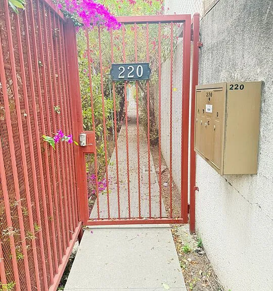 220 N Louise St #C — Photo 1