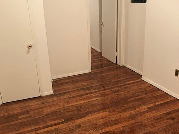 4th image of 112 W Houston St APT B