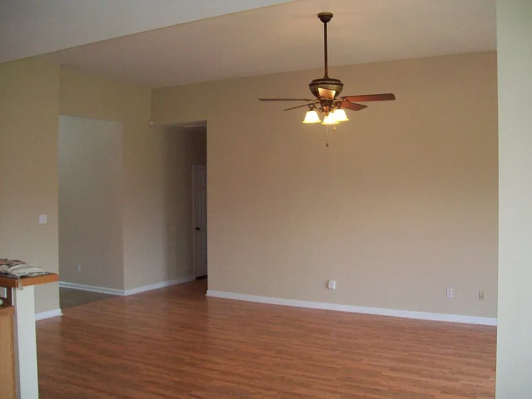26043 Wimbledon Ave — Photo 7