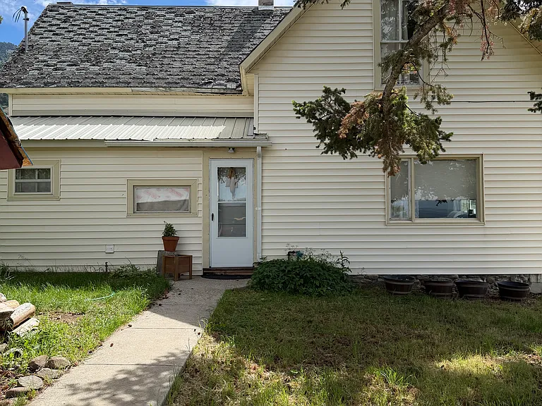 15750 Rocky Mountain Rd — Photo 1