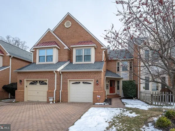 127 Springton Mews Cir, Media, PA 19063
