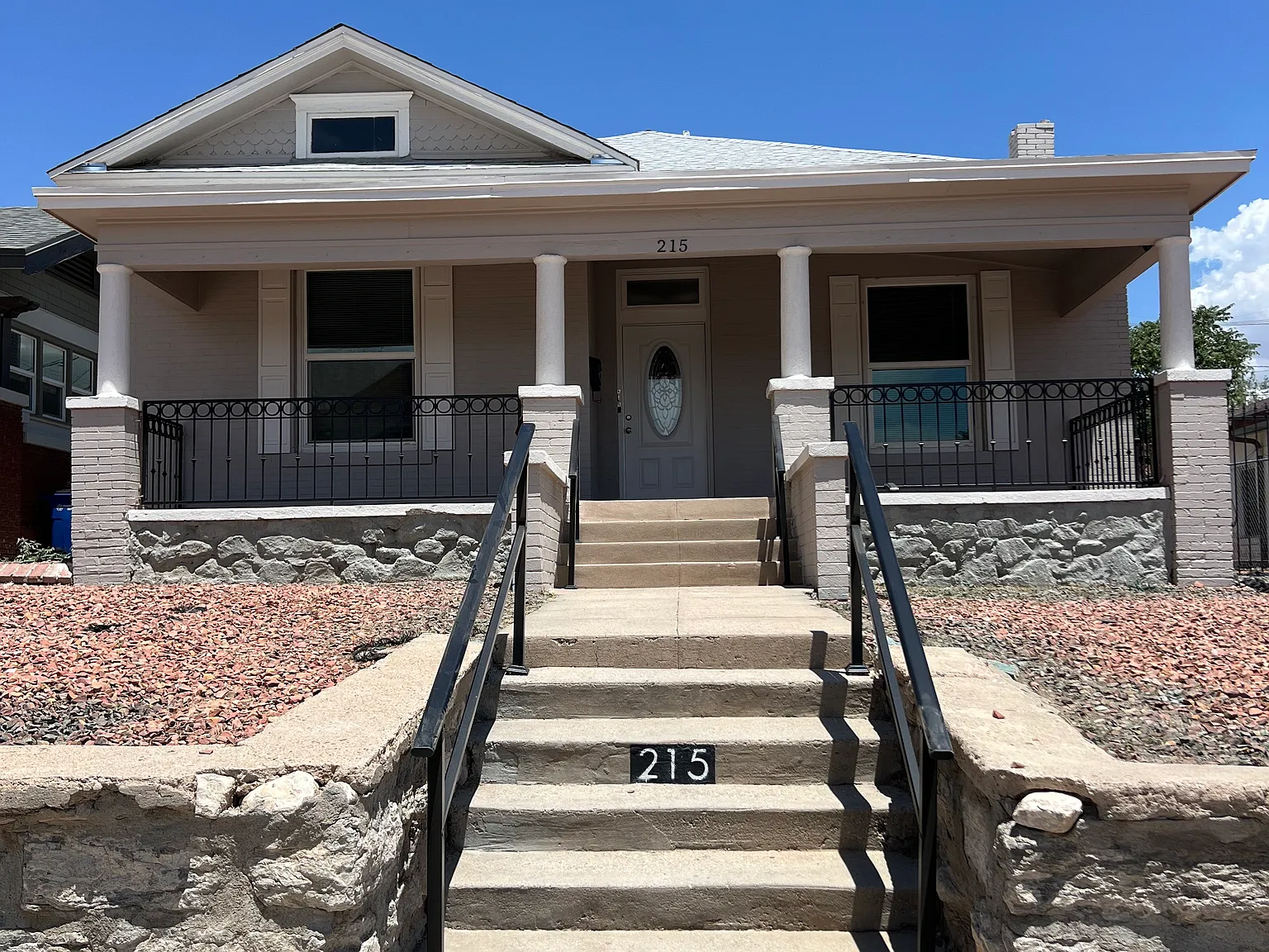 2 bed, 1050 sqft, $1,400 — Photo 1