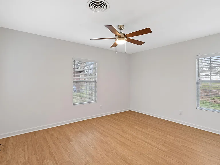 7704 Delafield Ln — Photo 15