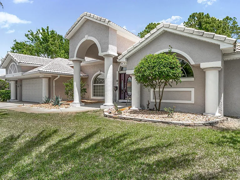 20 Woodford Ln — Photo 2