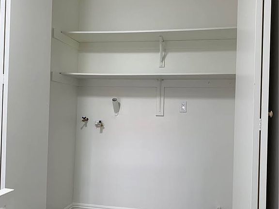 4th image of 1133 Linden Ave #5