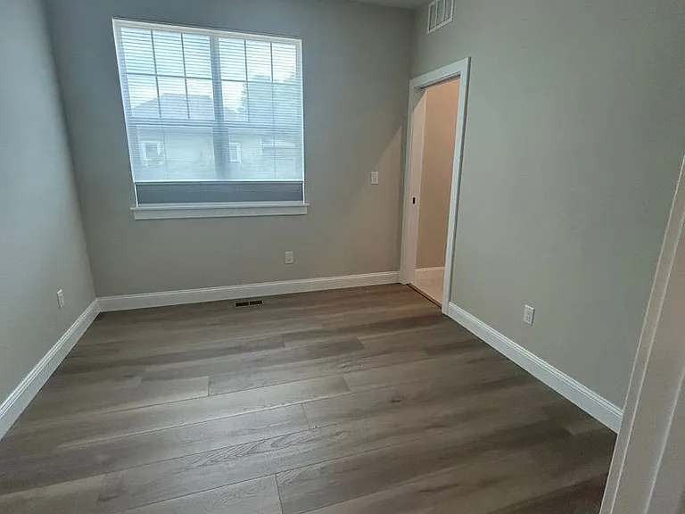 536 E Mulberry St — Photo 66