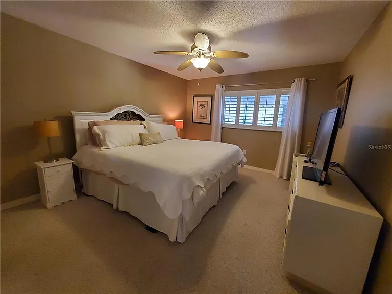 1400 Arrowhead Cir W — Photo 8