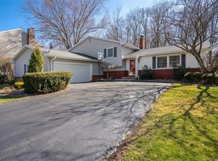 8442 Carriage Hill Dr NE, Warren, OH