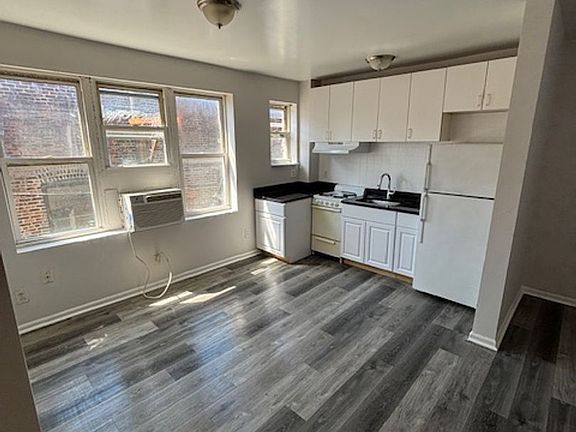 3rd image of 6243 S Ashland Ave APT 303