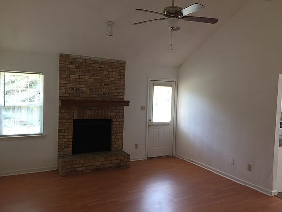 4th image of 1020 York Castle Dr