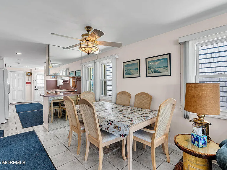 115 Beachfront — Photo 18