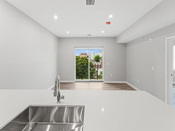 2nd image of 475 Communipaw Ave #301