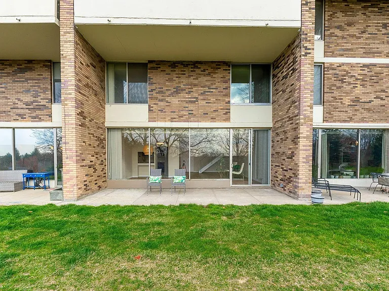 1000 Urlin Ave #A11 — Photo 4