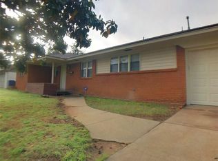 9606 Village Dr, Edmond, OK 73012