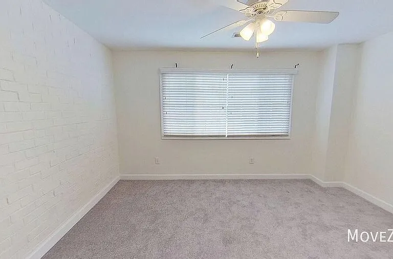 1336 Green Oaks Ln #E — Photo 31