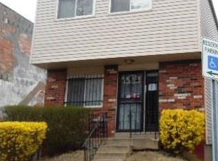 2711 Howard St, Saint Louis, MO 63106
