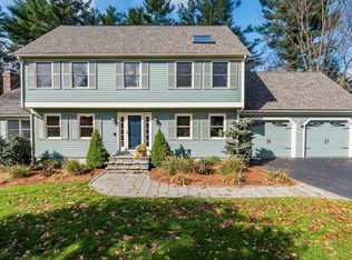 3 Steeplechase Ln, Franklin, MA 02038