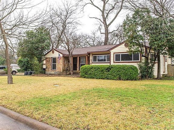 2nd image of 1102 Briarwood Cir
