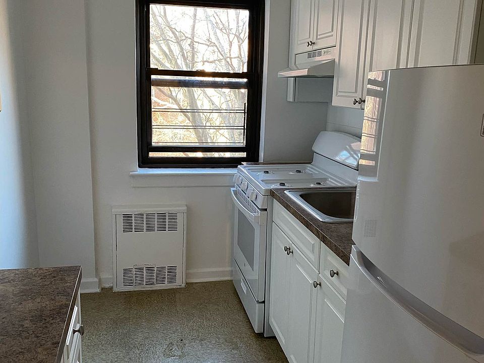 1st image of 8235 134th St APT 4E