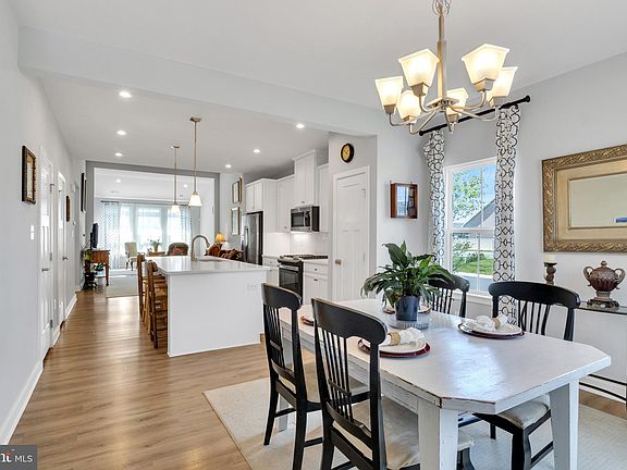 5th image of 18012 Seaview Ln