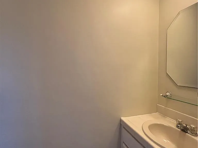 2238 Fairview Ave — Photo 15