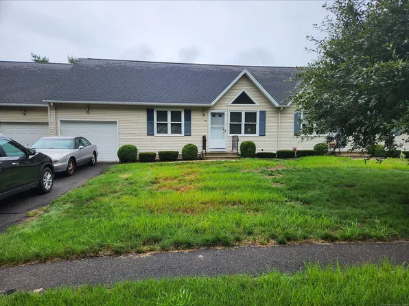 304 Brainard Road APT 18, Enfield, CT 06082