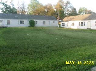 206 S D St, Indianola, IA 50125