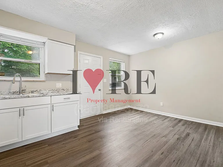 338C South Blvd — Photo 18
