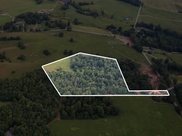 1 Blue Ridge Dr, Appomattox, VA 24522
