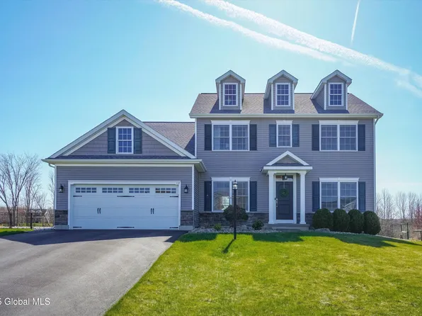 17 Julia Circle, Mechanicville, NY 12118